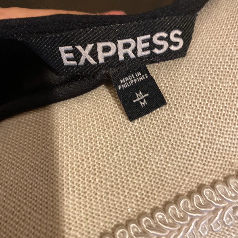 Express Blouse - Picture 7 of 7